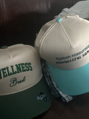 Set of 2 men caps